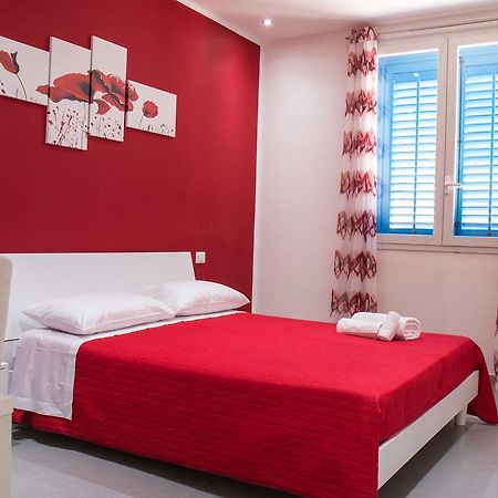 L'Isola Del Sole Bed & Breakfast Castelluzzo Dış mekan fotoğraf
