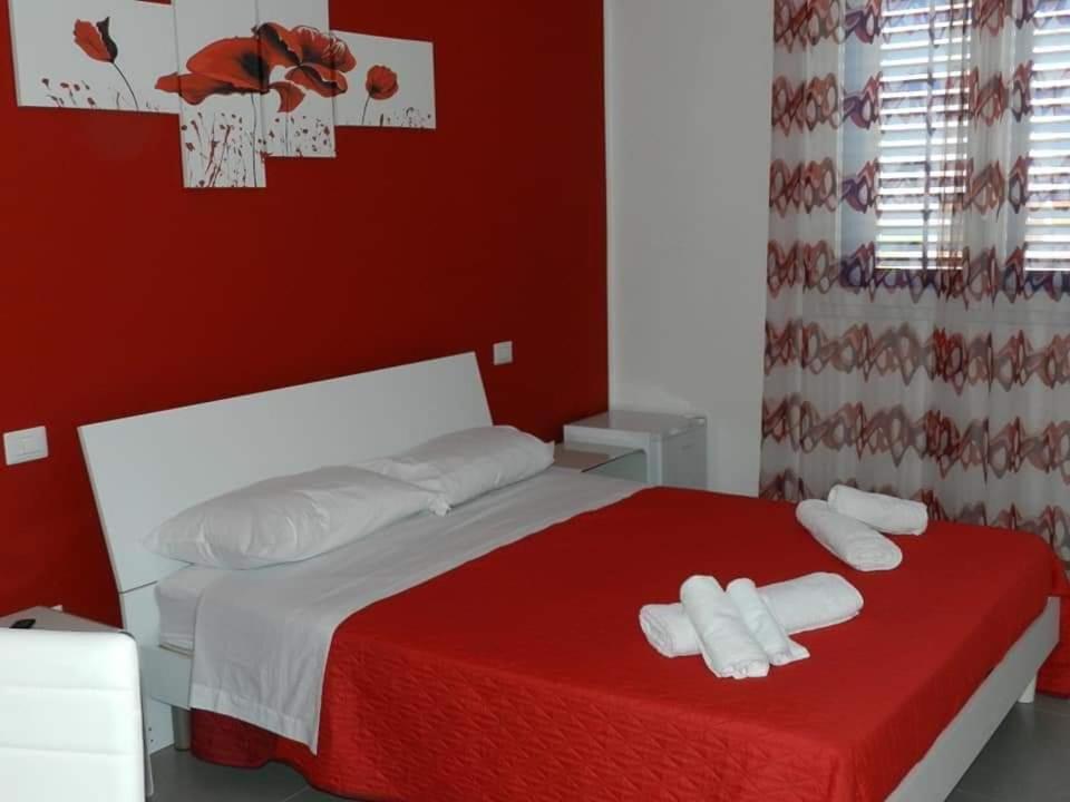 L'Isola Del Sole Bed & Breakfast Castelluzzo Dış mekan fotoğraf