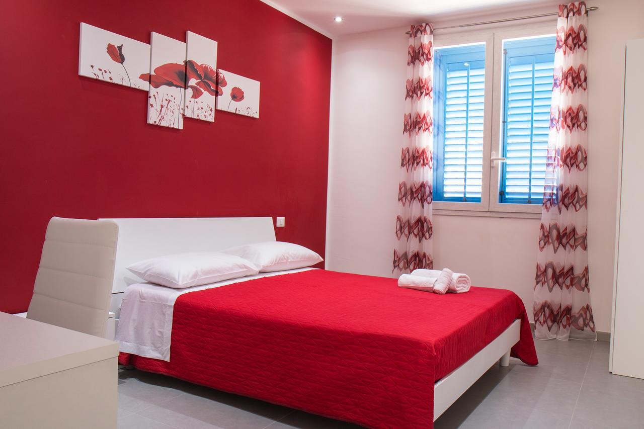 L'Isola Del Sole Bed & Breakfast Castelluzzo Dış mekan fotoğraf