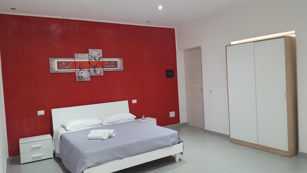 L'Isola Del Sole Bed & Breakfast Castelluzzo Dış mekan fotoğraf