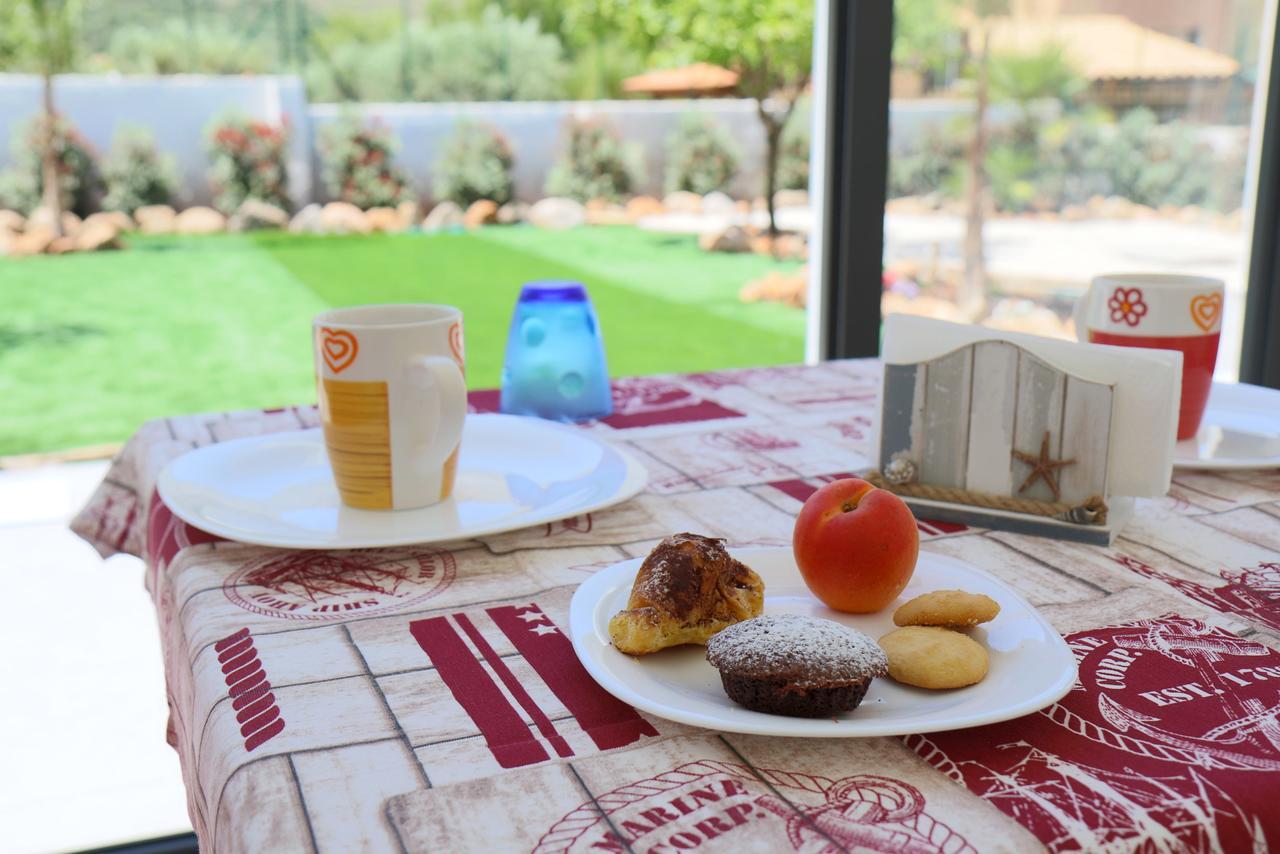 L'Isola Del Sole Bed & Breakfast Castelluzzo Dış mekan fotoğraf