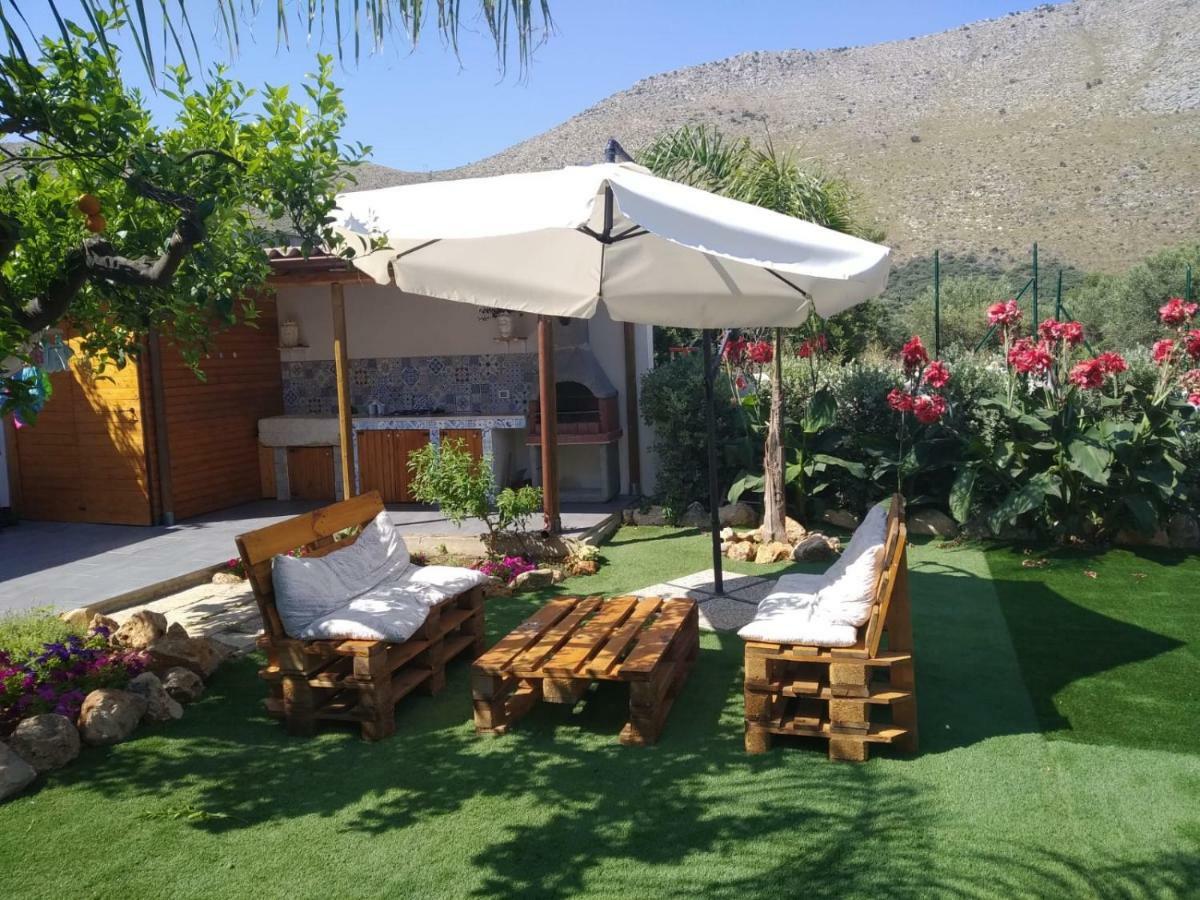 L'Isola Del Sole Bed & Breakfast Castelluzzo Dış mekan fotoğraf